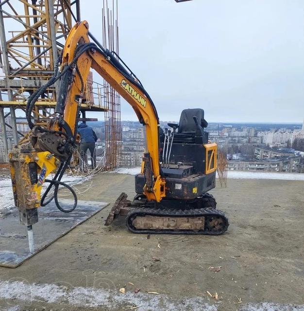 Услуги мини экскаватора с гидромолотом